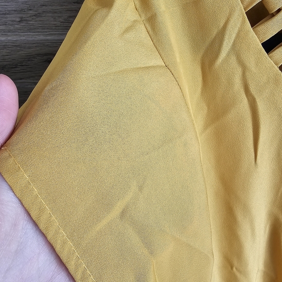 NWOT yellow mustard color dress light weight knee length size S elastic waist - Picture 4 of 4